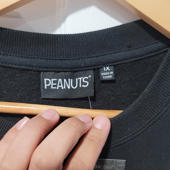 Peanuts Snoopy Sweater Size 1X in Black with Pumpkin Theme - Picture 2 of 6